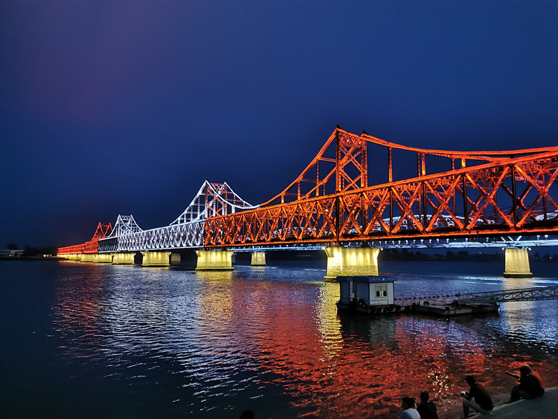 風(fēng)光類(lèi) 孫雯—夜幕下的斷橋_副本.jpg 風(fēng)光類(lèi) 孫雯—夜幕下的斷橋_副本.jpg